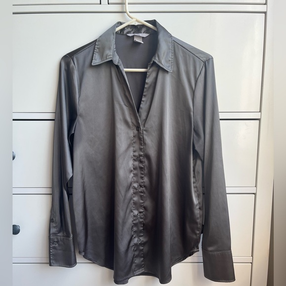 H&M Tops - H&M Satin Green Button Down Blouse